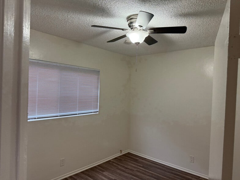 Building Photo - 1070 Gardenia Ave