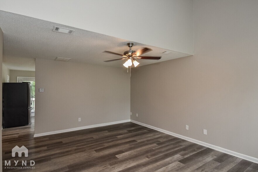 Building Photo - 7953 Lake Wind Ct