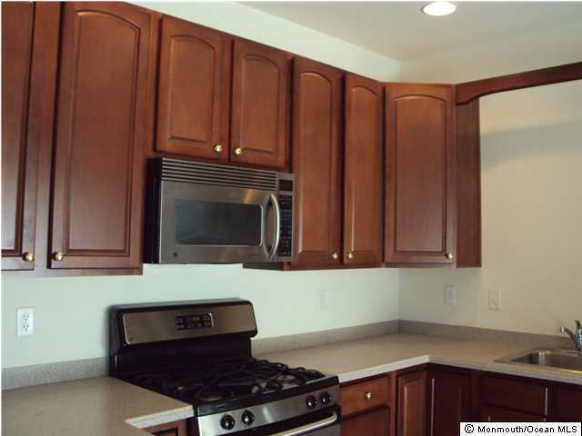 Building Photo - 6 Fells Dr