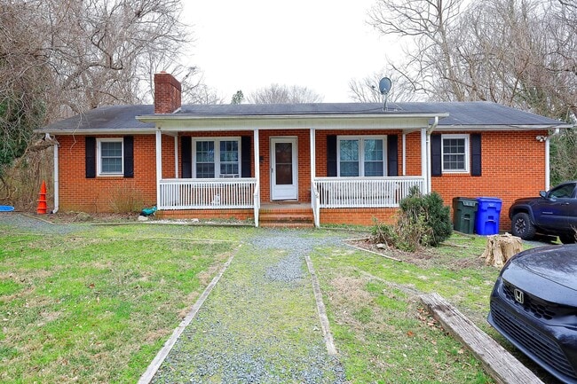 Primary Photo - Great home in Chapel Hill!