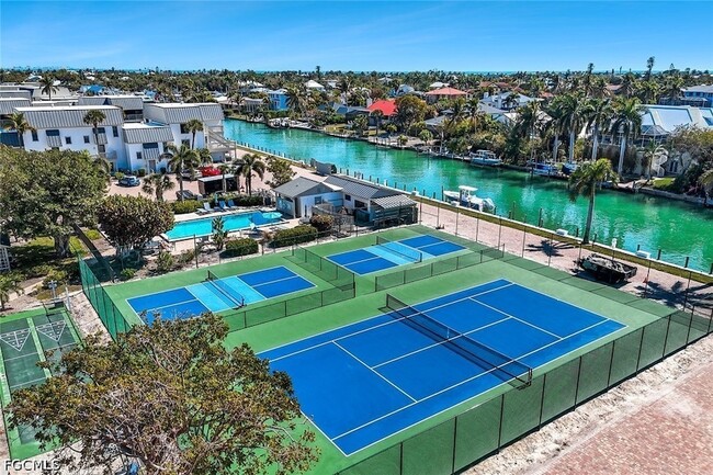 Building Photo - 760 Sextant Dr