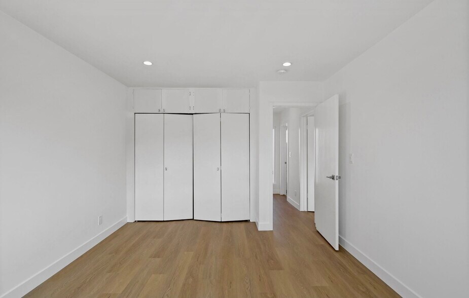 Building Photo - 2915 Hauser Blvd