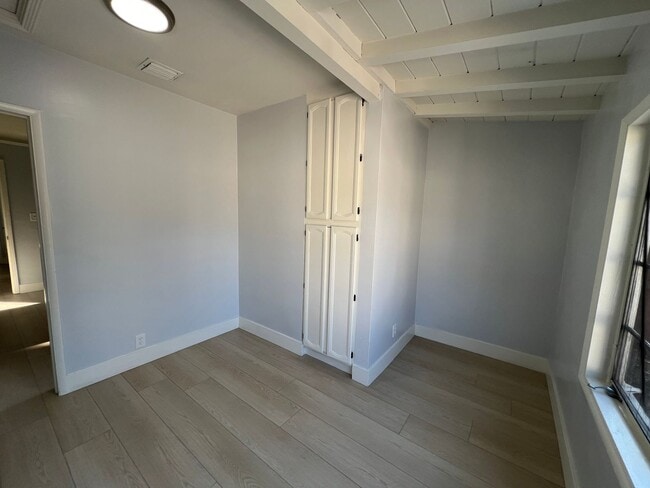 Building Photo - Burbank 3 bedroom 2 bathroom house for ren...