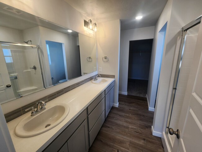 Building Photo - Brand New 4 bedroom in Star