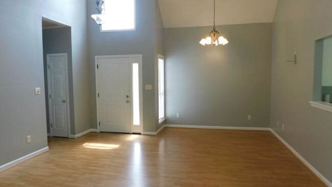 Building Photo - 632 Forest Lakes Dr
