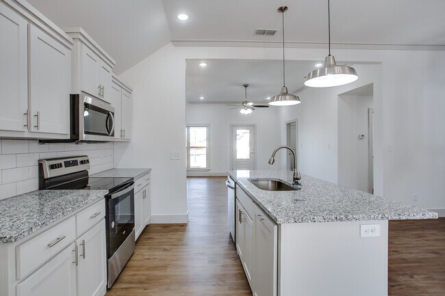 Building Photo - Wonderful 3/2 in Wolfforth!