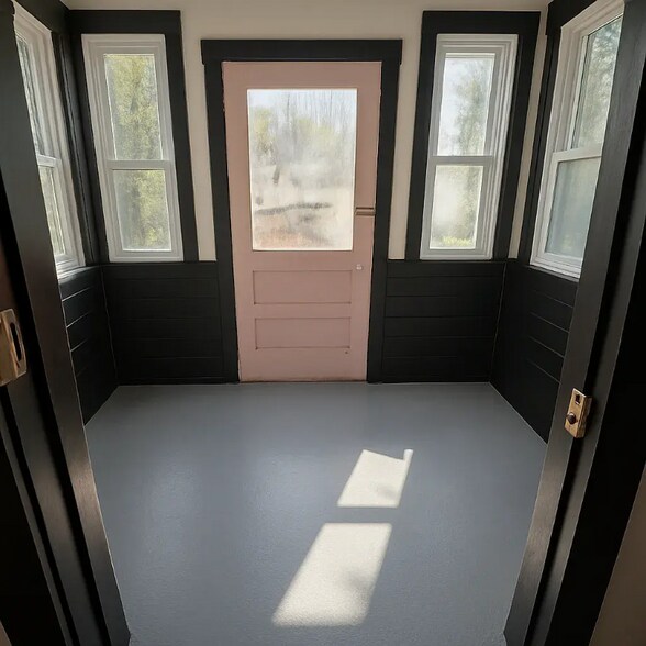 Building Photo - 3420 Alberta St