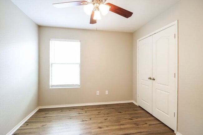 Building Photo - 9614 Brandon Rock Lane