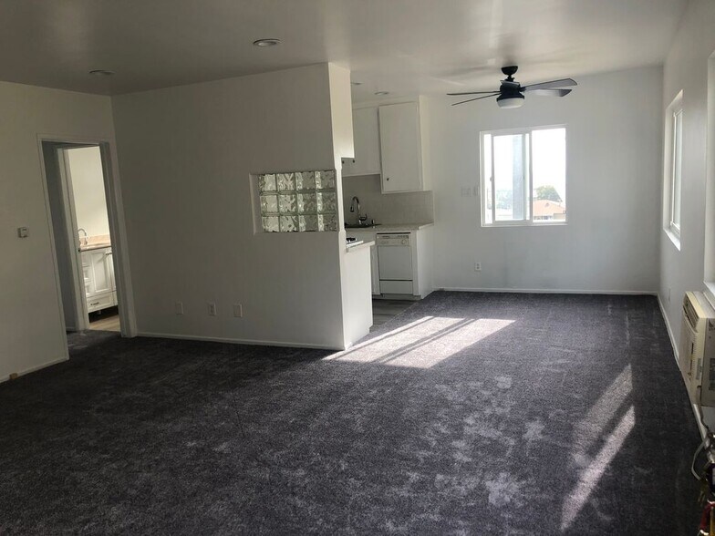 Primary Photo - 744 Pier Ave