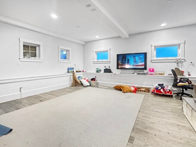 Building Photo - 7 Sanborn Terrace