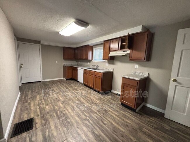 Building Photo - 63 Hallwood Ave