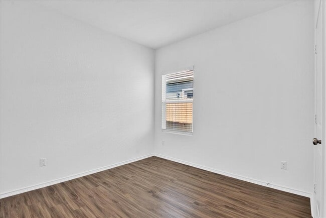 Building Photo - 1138 Cattail Ln