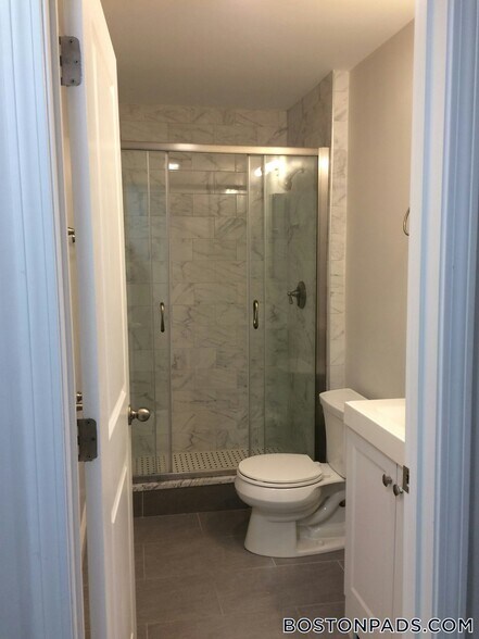 Building Photo - 52 Clearway St