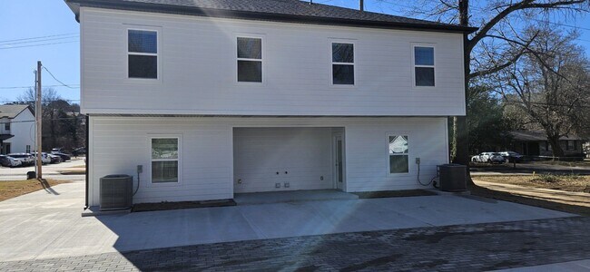 Building Photo - 1378 W Mt Comfort Rd