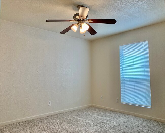 Building Photo - 8100 Creekbend Dr