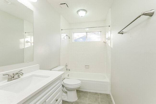 Building Photo - 15510 Bayboro Park Ct