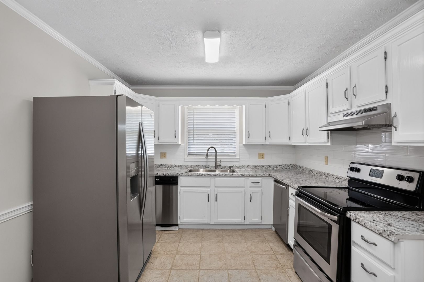Building Photo - 104 Montclair Dr