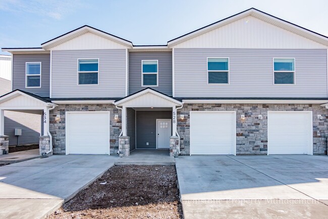 Building Photo - END UNIT - Darling 3 Bed 2.5 bath townhome...