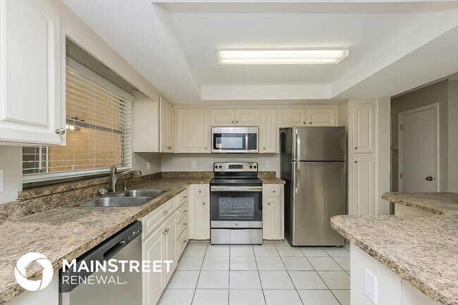 Building Photo - 3103 Apricot St