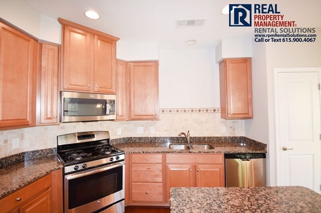 Building Photo - Wonderful 4BR/2.5BA for lease in Franklin, neighborhood pool and playground! Williamson County sc...