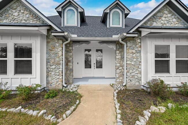 Building Photo - 2999 County Rd 208