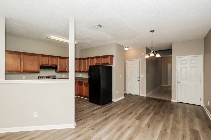 Building Photo - 1462 Riverrock Ct