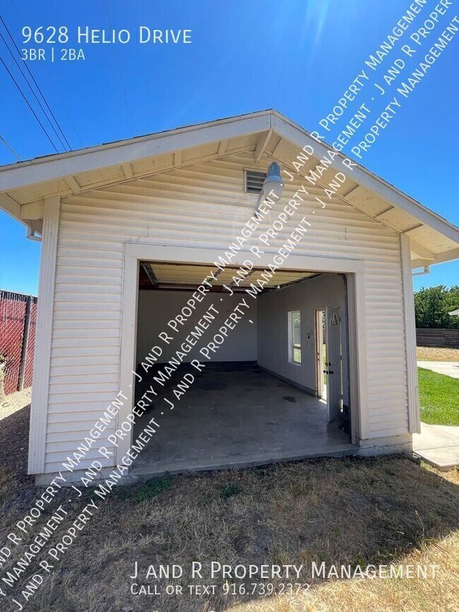 Building Photo - 9628 Helio Dr