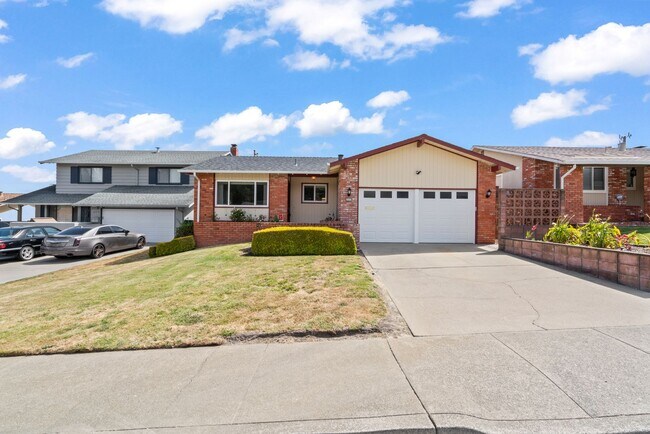 Building Photo - Charming and Immaculate Home for Rent in S...