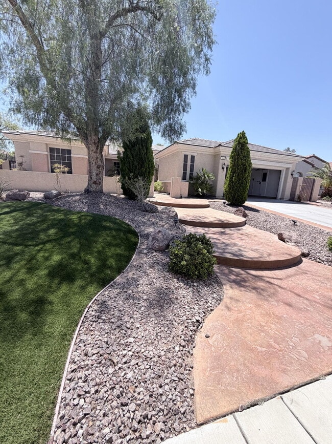 Building Photo - Sun City Anthem Single-Story with Private Pool, Spa & Courtyard