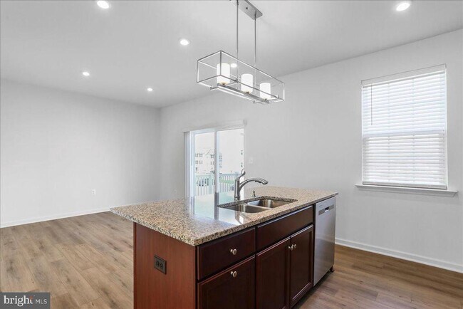 Building Photo - 21 Stafford Pl