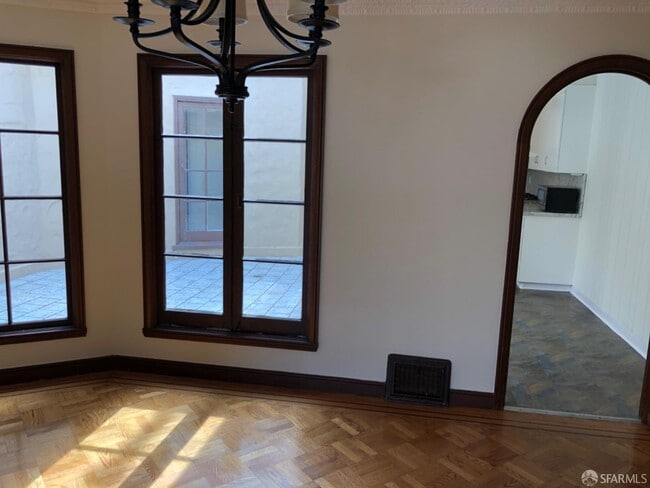 Building Photo - 1537 34th Ave