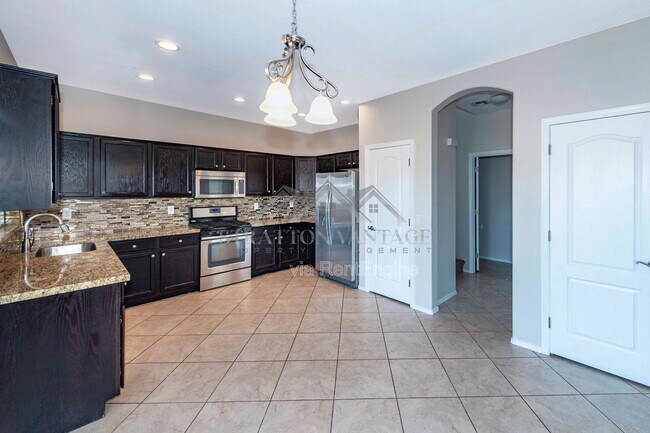 Building Photo - 618 E Payton Cir