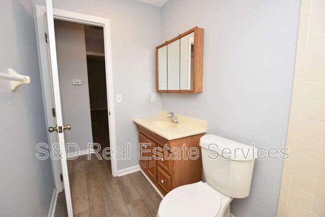 Building Photo - 6305 Christina Groves Cir E