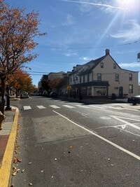 Building Photo - 2/3 Bedroom, 1 Bath Two Story Mill Street Apartment