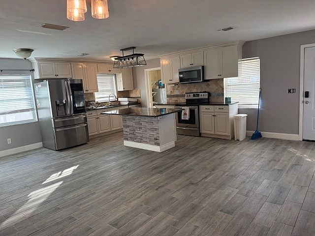 Building Photo - 6802 S Hesperides St