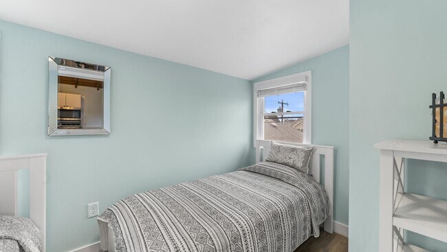 Building Photo - 171A Beachfront-