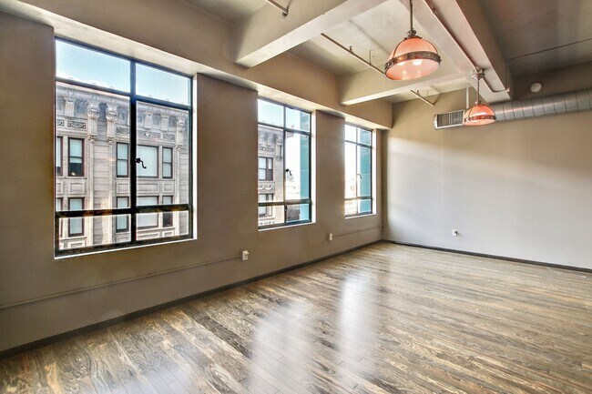 Building Photo - HISTORICAL BUILDING! EASTERN COLUMBIA STUDIO W/ 1 BATH