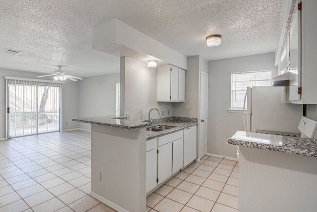 Building Photo - 819 Sirocco Dr