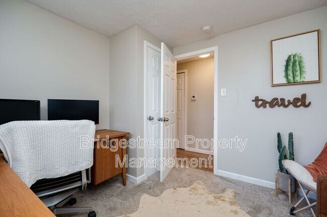 Building Photo - 655 Eavey St