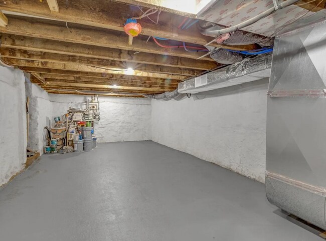 Building Photo - 410 Diamond St