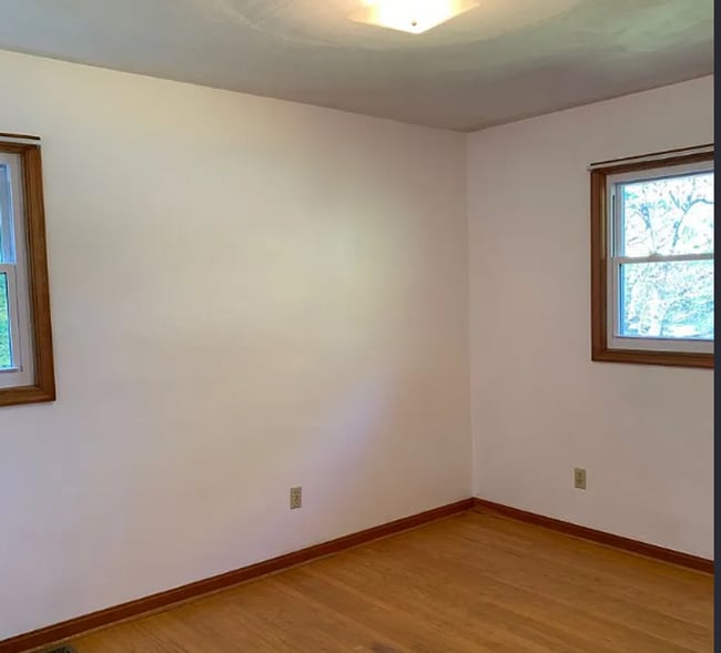 Building Photo - Charming 3 Bedroom 1.5 Bath Home