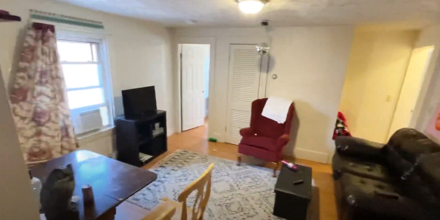 Building Photo - 2 Shepherd Ave