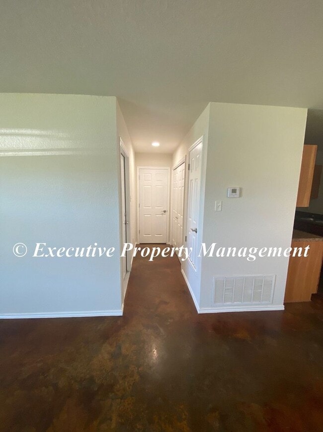 Building Photo - 2921 Starlight Dr