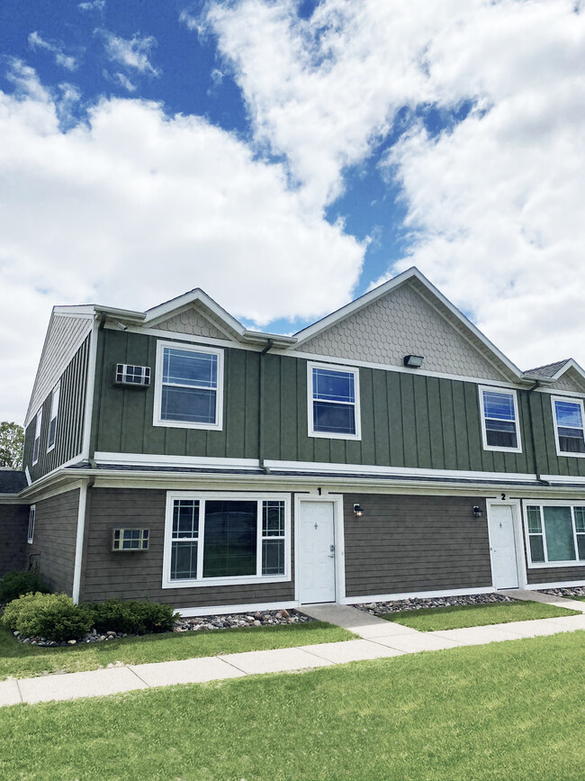 Building Photo - Woodland Village Townhomes