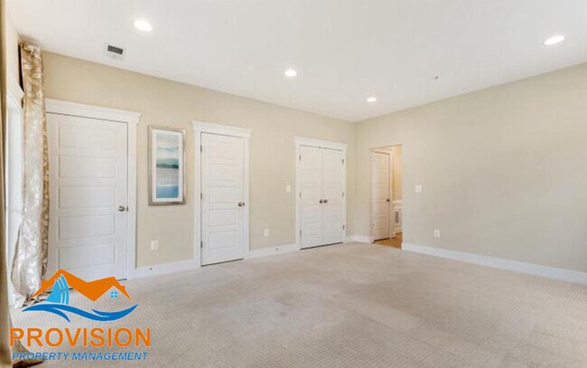 Building Photo - 7802 Five Oaks Ct