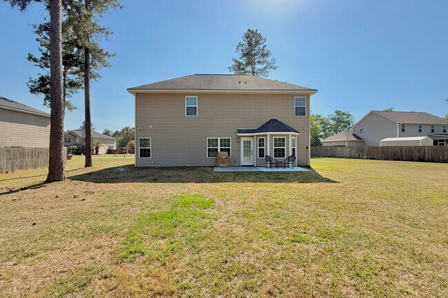Building Photo - COMING JULY 2026! (No Pets Preferred)