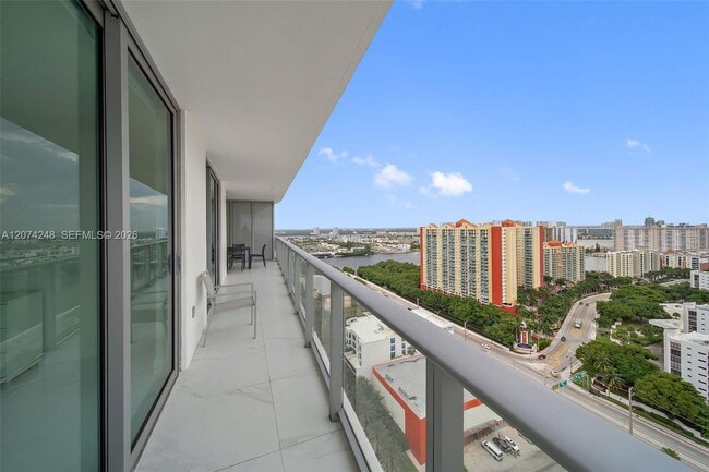 Building Photo - 300 Sunny Isles Blvd