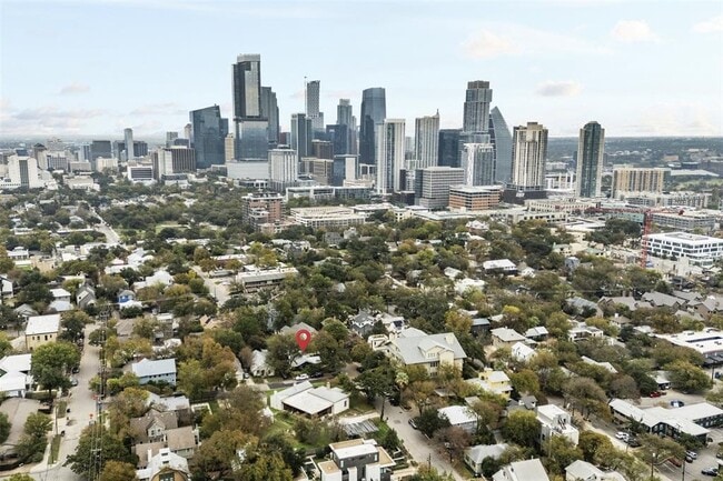 Building Photo - 909 Shelley Ave