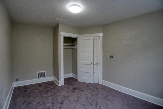 Building Photo - 4013 Bell St