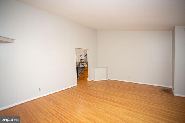 Building Photo - 1016 Eagle Ln
